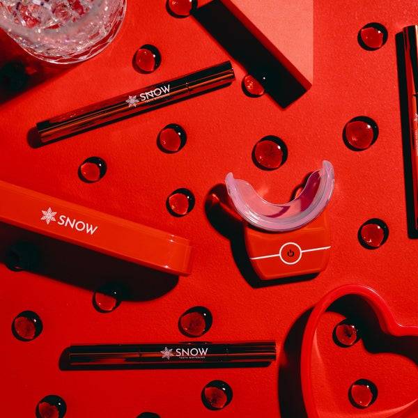 View THE NEW WIRELESS TEETH WHITENING SYSTEM